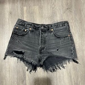 Levi’s 501 denim shorts size 28